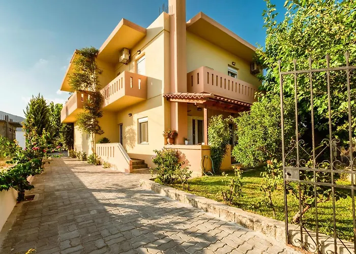 Koulouris Apartments & Studios