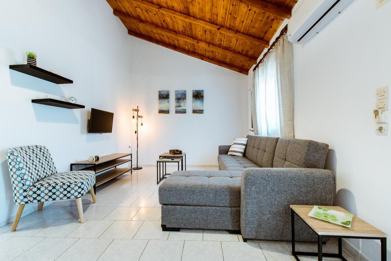 Koulouris Apartments & Studios