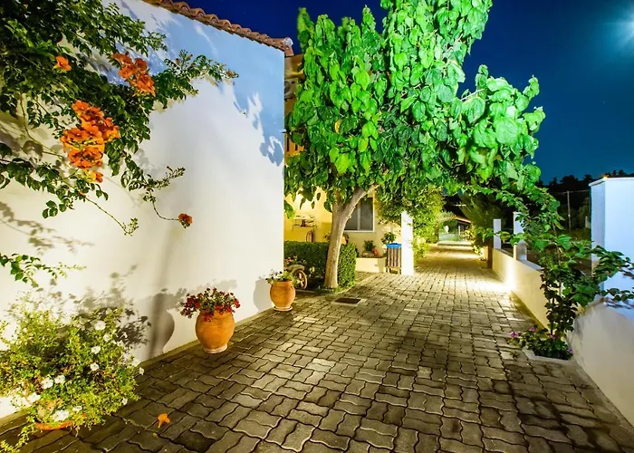 Koulouris Apartments & Studios