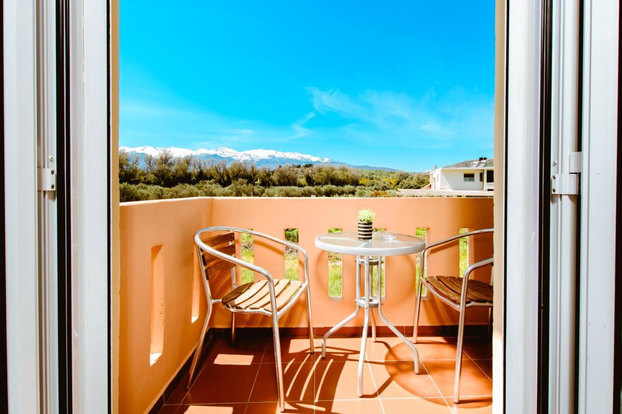 Koulouris Apartments & Studios