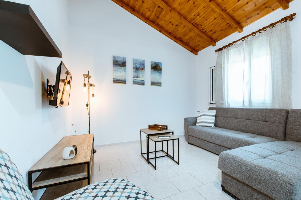 Landhaus Koulouris Apartments & Studios