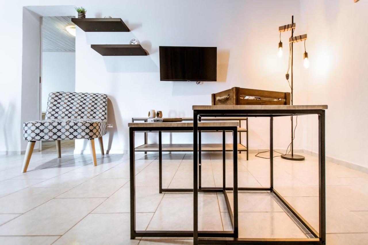 Koulouris Apartments & Studios