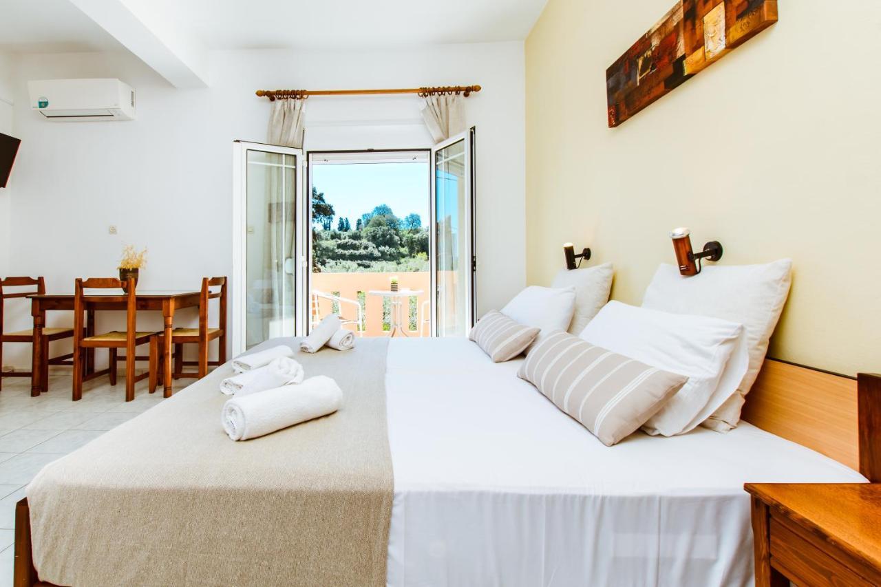Koulouris Apartments & Studios Country house